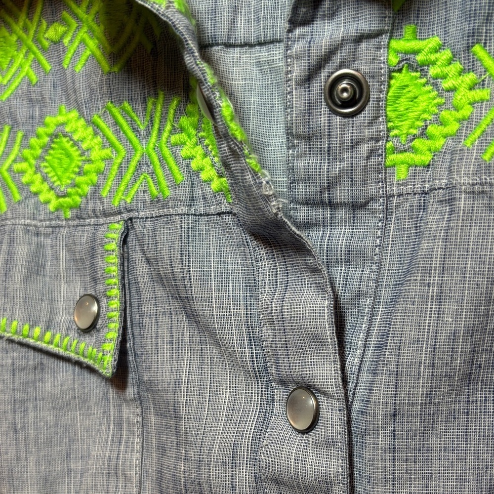 Rock & Roll Cowgirl Chambray button down Western Shirt, Rodeo, small - Picture 4 of 13